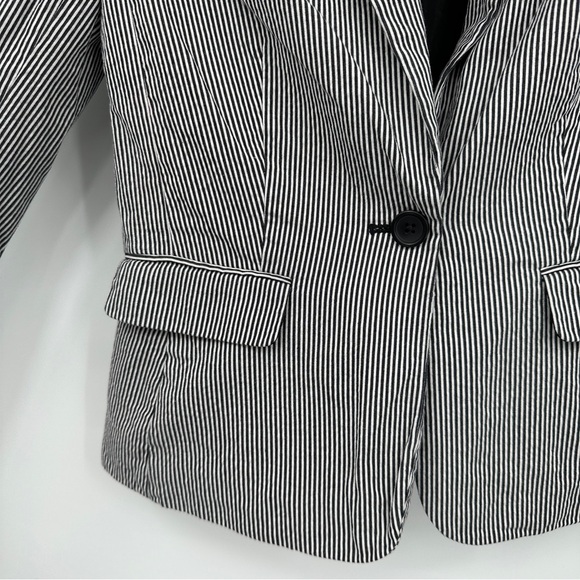 Banana Republic Factory Seersucker Striped Blazer Jacket size 4 Navy and White - Picture 5 of 14